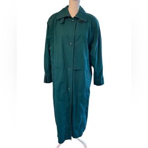 London Fog Women's Green long coat with removable lining. Size 8R